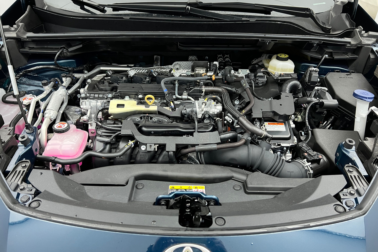 TOYOTA C-HR Hybride Rechargeable 225 — photo 24
