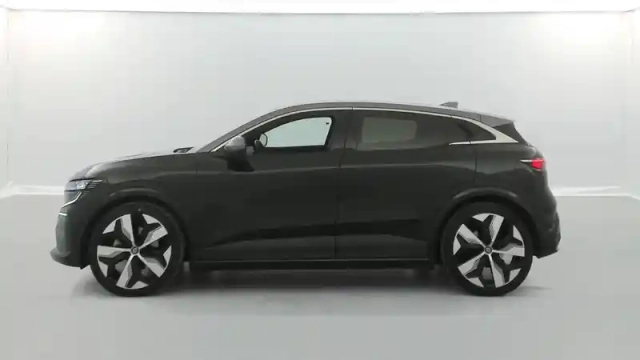 Renault Megane e-tech ev60 220 ch super charge — photo 2