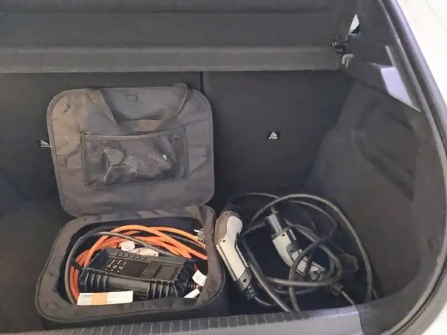 Peugeot 208 electrique 50 kwh 136ch — photo 32