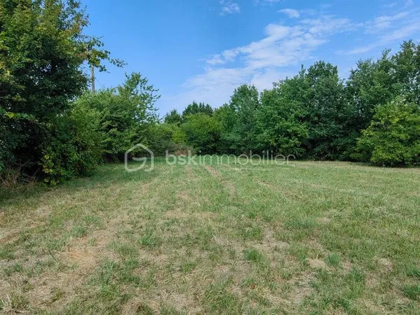 Terrain 2105 m²