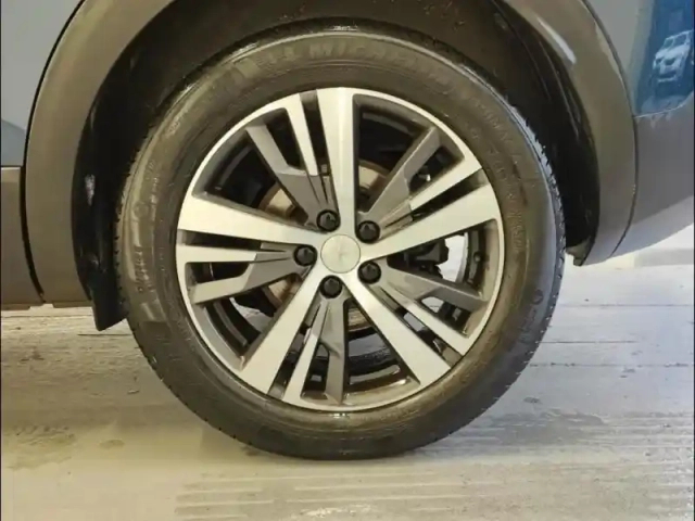 Peugeot 3008 1.2 puretech 130ch s&amp;s allure eat8 — photo 5