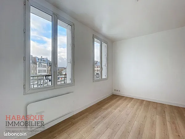 Studio 1 pièce 33 m²