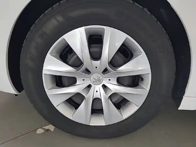 Peugeot 208 puretech 68ch bvm5 — photo 33