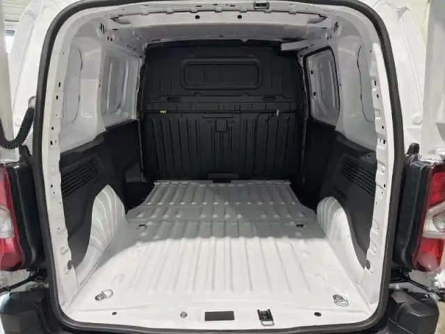 Citroën Berlingo van m charge utile majorée diesel 130ch pack premium connect — photo 12