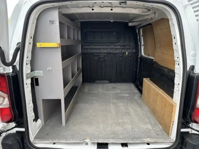 Peugeot Partner 1.5l 100ch asphalt standard 10 — photo 7