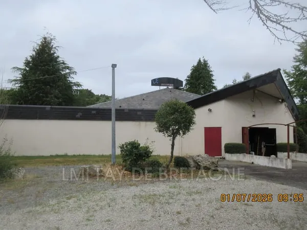 Immeuble commercial 640 m²