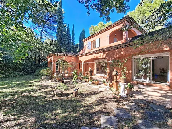 Maison 7 pièces 201 m²