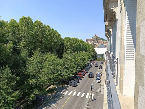 Appartement Le Puy En Velay 5 pièce(s) 207 m² + grand garage
