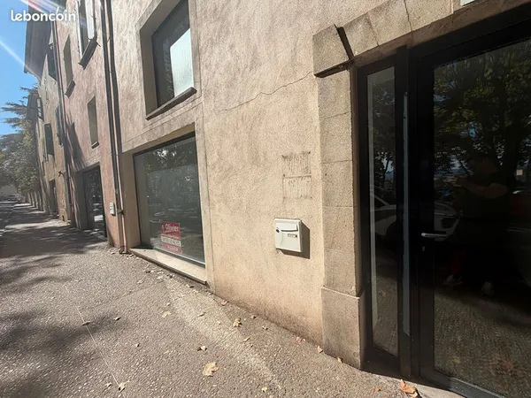 Local 26 m² CARPENTRAS