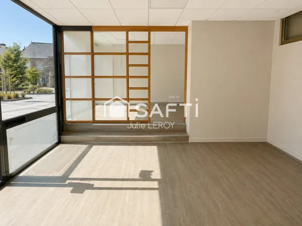 LOCAL COMMERCIAL À LOUER - CENTRE-BOURG DE LOUÉ (72540)