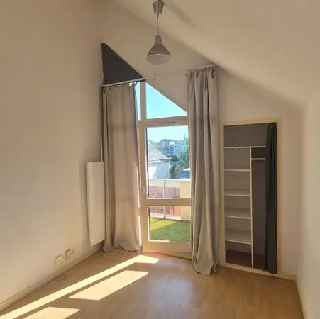 Studio quartier Oberthur au 3e et dernier étage avec balcon