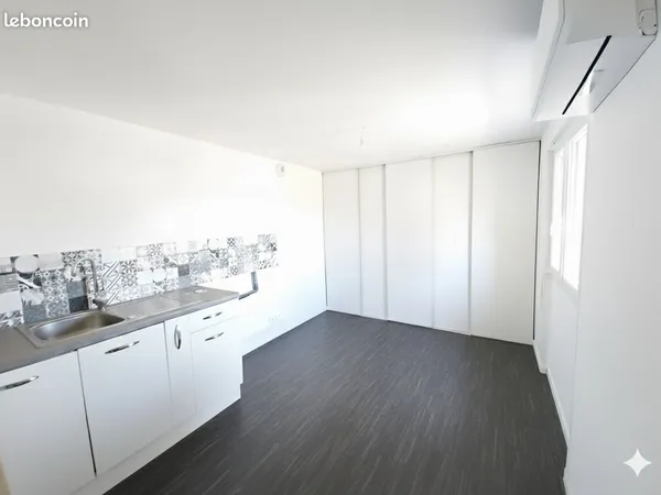 Appartement T1 de 33 m² avec cour privative et parking
