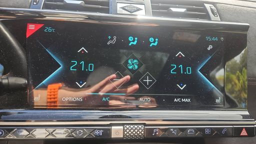 DS DS7 Crossback 1.6 THP 225  Hybride e-EAT8 - Performance Line + – 2021 – 47496 km – Hybride rechargeable – Boîte Automatique — photo 9