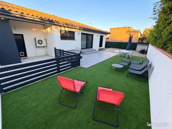 Villa contemporaine de plain-pied avec piscine - Bompas