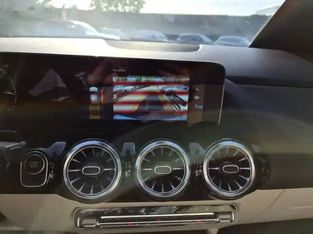 Mercedes Eqa 250 — photo 19