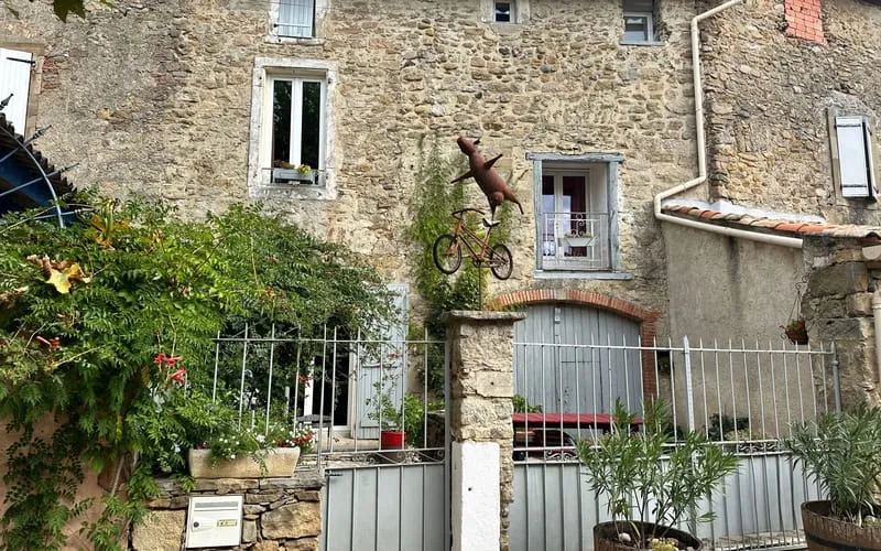 Photo 2