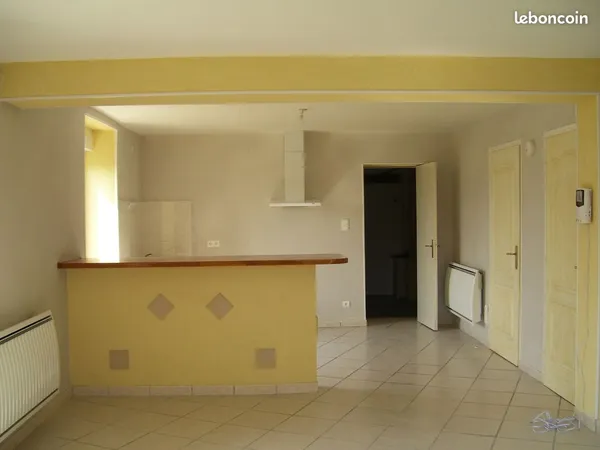 Logement F3 avec Auvent-plus garage-Parking et Espace privé en herbe