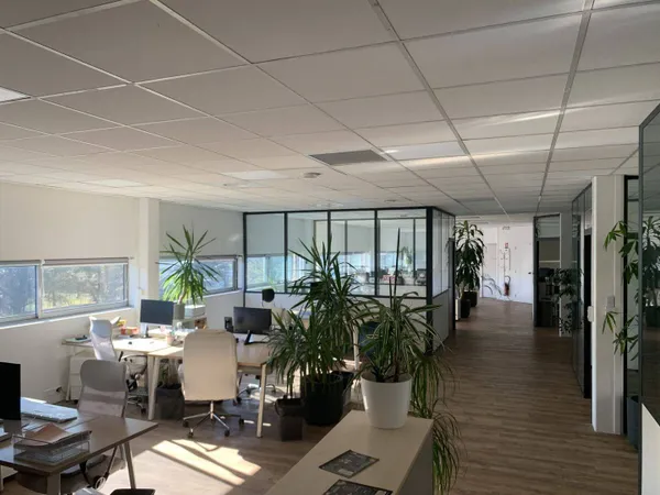 Bureaux 268 m²