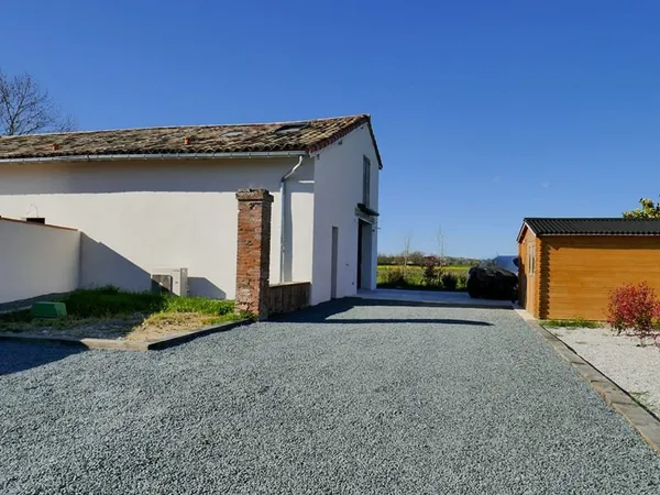 Couffouleux/ Saint Waast Maison rénovée -5 pièces- 86 m2 avec jardin clos