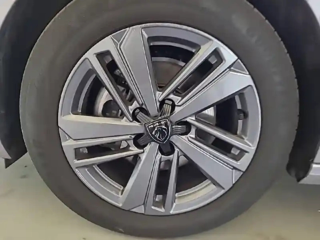 Peugeot 308 puretech 130ch s&amp;s eat8 — photo 13
