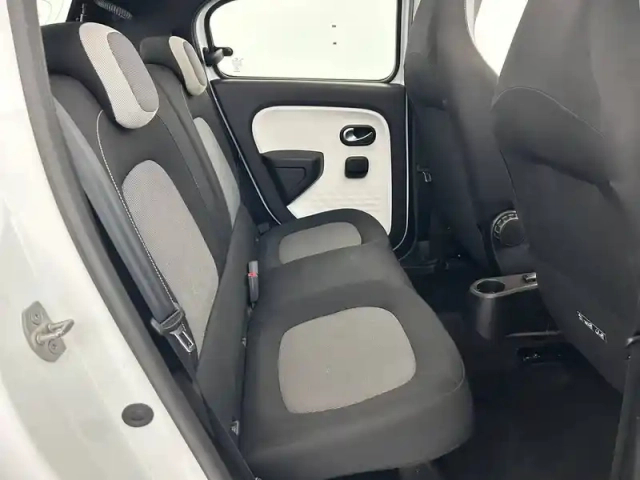 Renault Twingo iii e-tech — photo 25