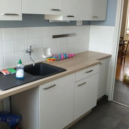 Location T4 de 80m2 avec parking et box