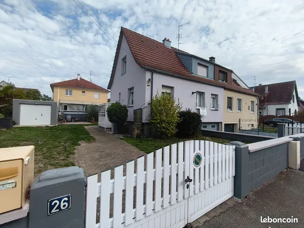 Mulhouse (68200) - Charmante maison 4 pièces de 80 m² rénovée avec jardin, garages et sous-sol compl