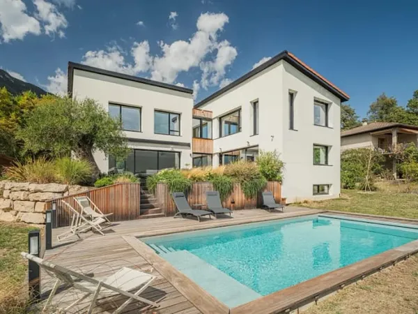 Maison 7 pièces 240 m²