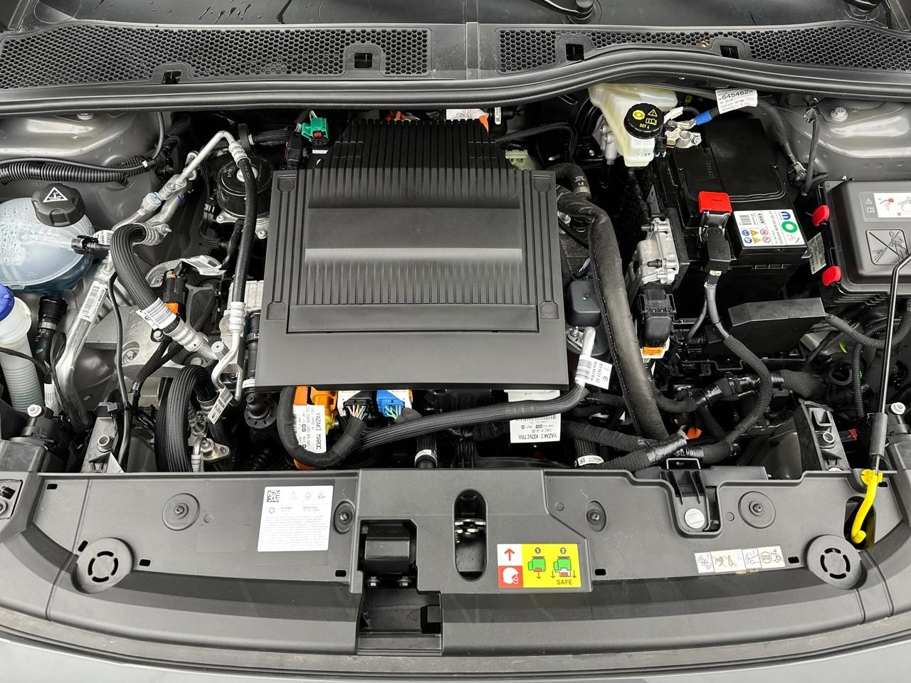 Peugeot 208 electrique 54 kwh 156ch allure — photo 13