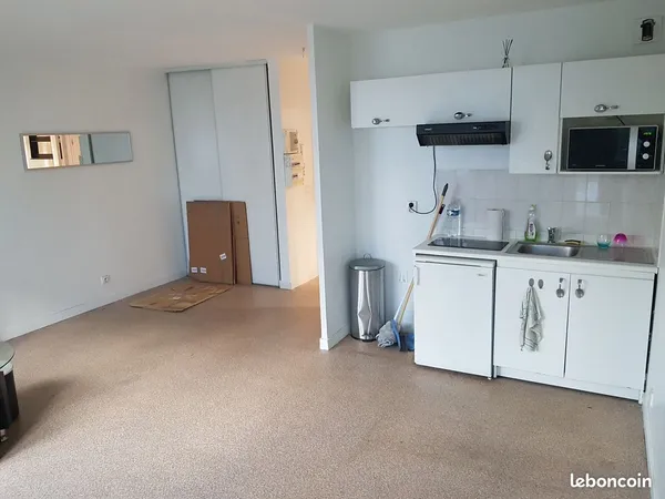 Studio 30m2 en face de la gare Mantes la jolie