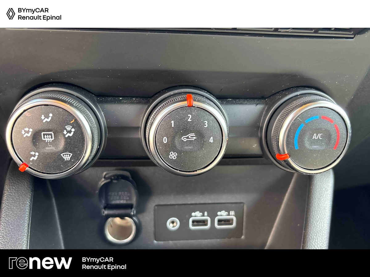 Renault Clio TCe 90 — photo 21
