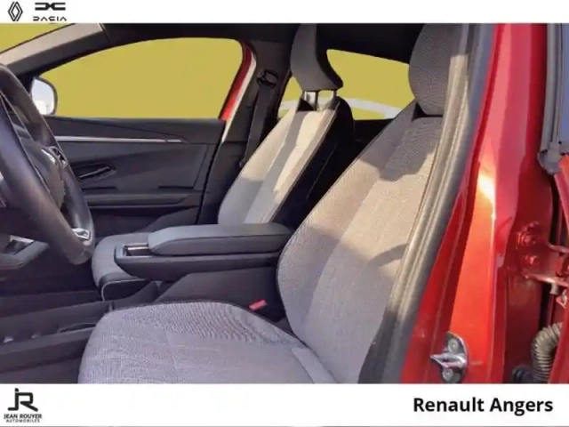 Renault Megane e-tech electric ev60 220ch techno optimum charge — photo 3