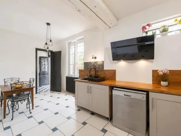 Maison 10 pièces 220 m²