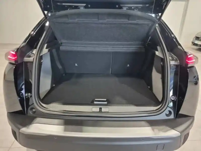 Peugeot 2008 hybrid 145 e-dcs6 — photo 6