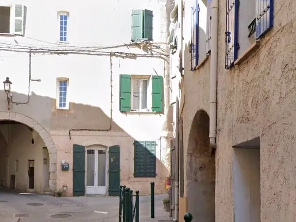 Cave Solliès-Toucas centre
