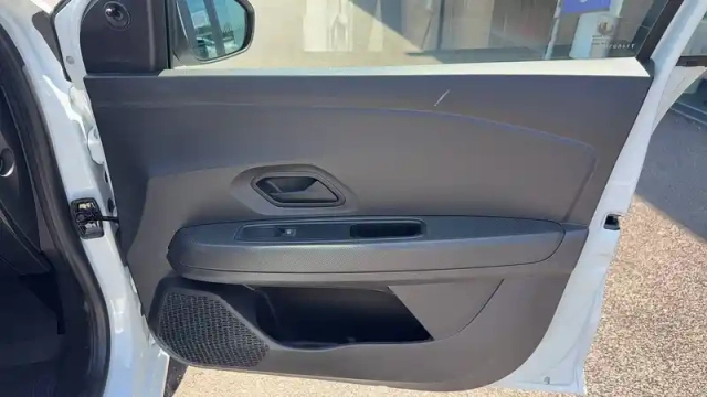 Dacia Sandero eco-g 100 — photo 43