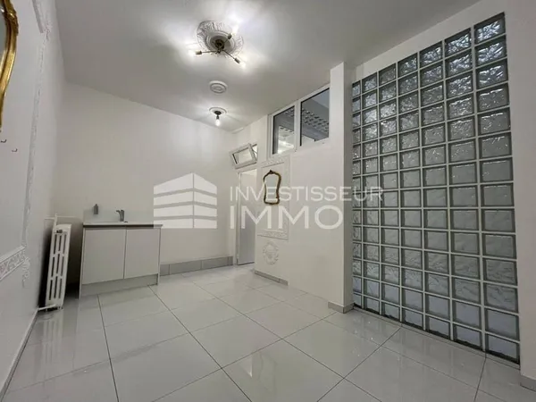 Local professionnel 84 m²