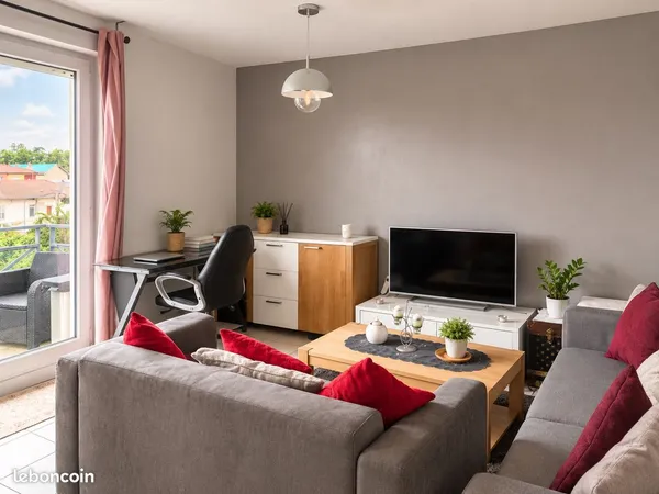 Appartement T2 de 42 m² avec balcon, parking et cave - Bourg-en-Bresse - 135 000