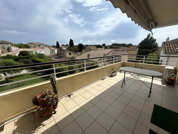 APPARTEMENT DE TYPE 4 GRANDE TERRASSE GARAGE