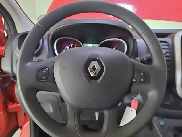 Renault Trafic combi l1 dci 145 energy s&amp;s — photo 9