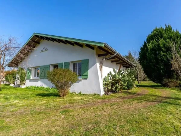 Une maison pleine de potentiel au calme