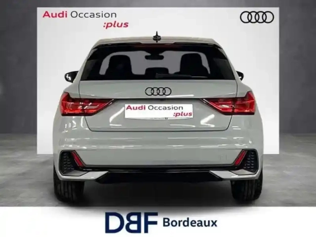 Audi A1 35 tfsi 150 ch s tronic 7 s line — photo 3