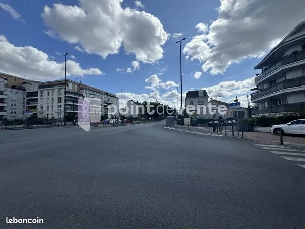 Local commercial 801 m²