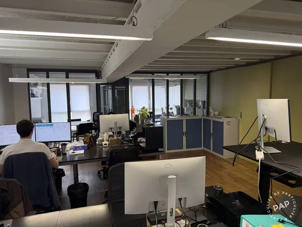 Bureau 98 m²