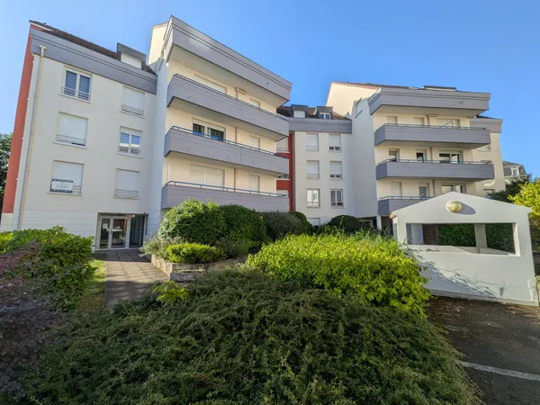 SECTEUR CARNOT/PLACE DU 30 OCTOBRE : Appartement T4 - terras