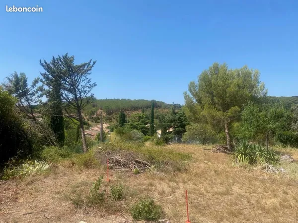 Terrain 1 000 m² Ledenon