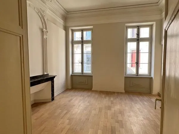Narbonne centre historique - appartement de caractère de 115 m² avec terrasse et deux suites