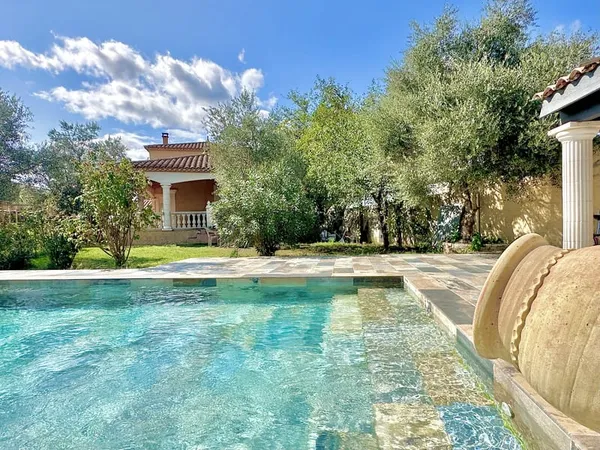 Villa familiale avec piscine à Saint-Hilaire-de-Brethmas