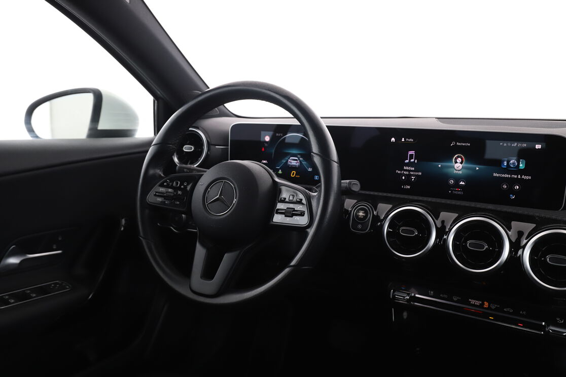 Mercedes-Benz Classe A 180 d Style Line 7G-DCT — photo 12