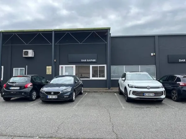 Local commercial 210 m²